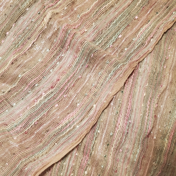 Le Chateau Scarf - Picture 10 of 13